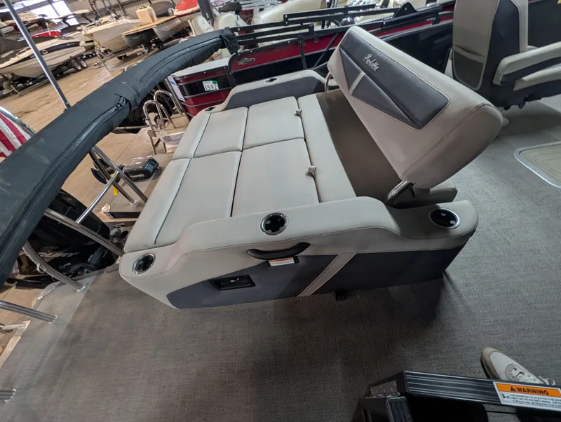 Slide: The Image of Barletta Cabrio 22UC 2022 - 17