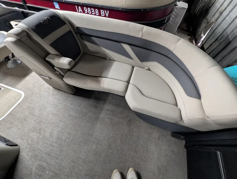 Slide: The Image of Barletta Cabrio 22UC 2022 - 18