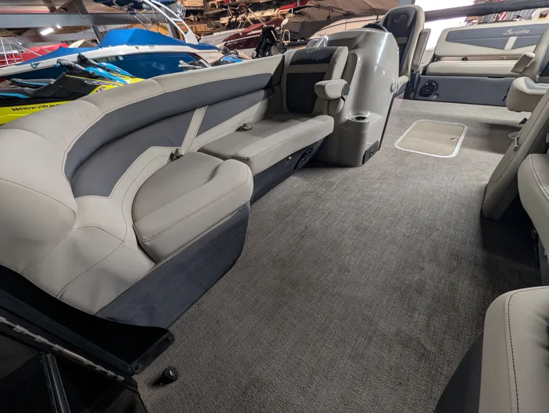 Slide: The Image of Barletta Cabrio 22UC 2022 - 19