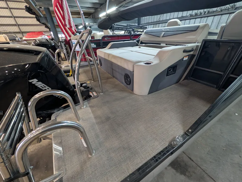 Slide: The Image of Barletta Cabrio 22UC 2022 - 6