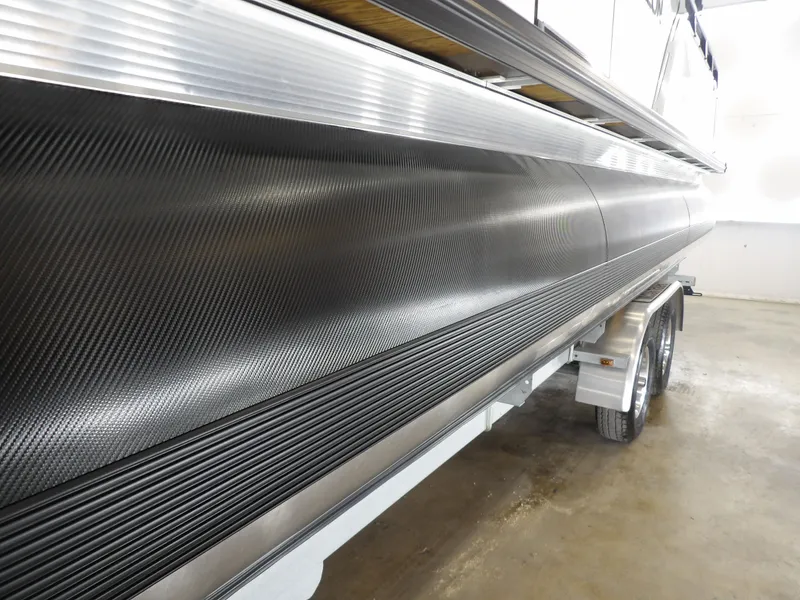 Slide: The Image of Avalon LSZ Versatile Rear Bench - 23' 2025 - 8