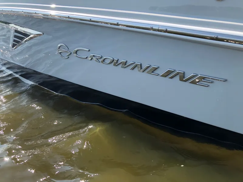 Slide: The Image of Crownline Boats 240 SS 2021 - 9