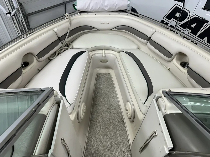 Slide: The Image of Crownline Boats 205 2000 - 6
