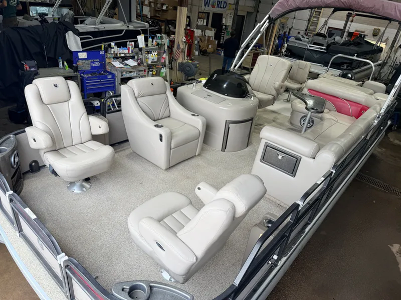 The Image of Premier 251 Cast-a-Way Fish & Cruise Pontoon & 115HP Mercury 4Stroke - $19,995 2007 - 1