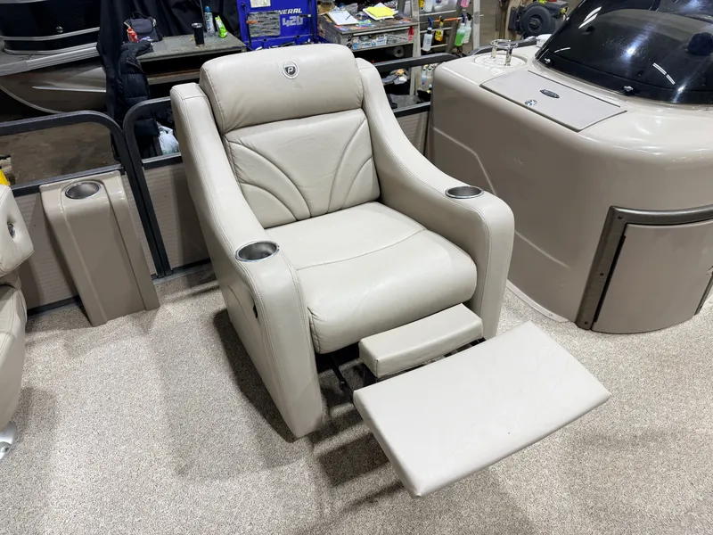 Slide: The Image of Premier 251 Cast-a-Way Fish & Cruise Pontoon & 115HP Mercury 4Stroke - $19,995 2007 - 11