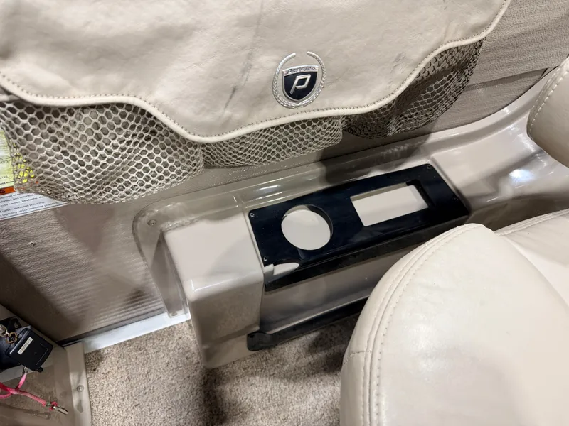 Slide: The Image of Premier 251 Cast-a-Way Fish & Cruise Pontoon & 115HP Mercury 4Stroke - $19,995 2007 - 32