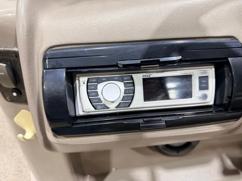 Slide: The Image of Premier 251 Cast-a-Way Fish & Cruise Pontoon & 115HP Mercury 4Stroke - $19,995 2007 - 39