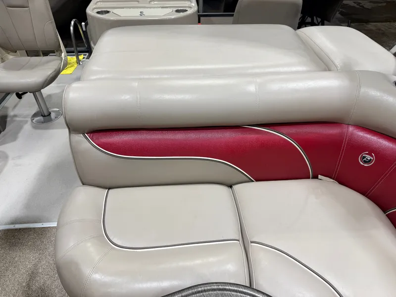 Slide: The Image of Premier 251 Cast-a-Way Fish & Cruise Pontoon & 115HP Mercury 4Stroke - $19,995 2007 - 47