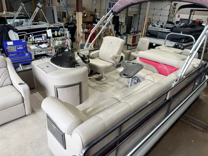 Slide: The Image of Premier 251 Cast-a-Way Fish & Cruise Pontoon & 115HP Mercury 4Stroke - $19,995 2007 - 51