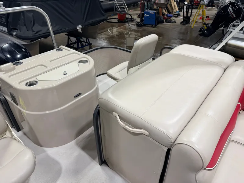 Slide: The Image of Premier 251 Cast-a-Way Fish & Cruise Pontoon & 115HP Mercury 4Stroke - $19,995 2007 - 55