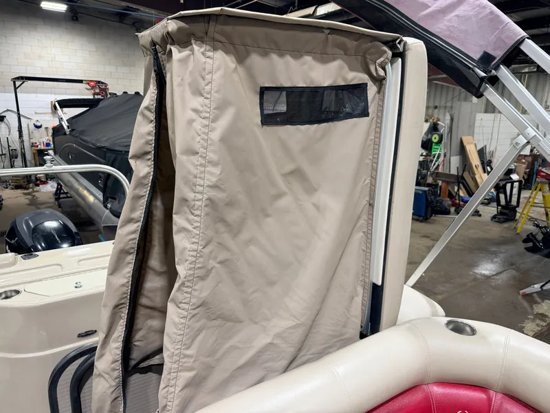 Slide: The Image of Premier 251 Cast-a-Way Fish & Cruise Pontoon & 115HP Mercury 4Stroke - $19,995 2007 - 56