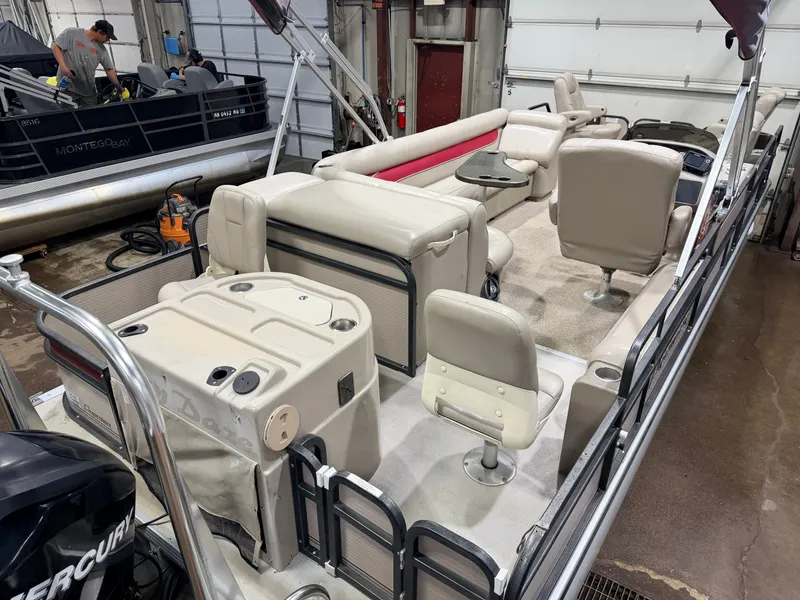 Slide: The Image of Premier 251 Cast-a-Way Fish & Cruise Pontoon & 115HP Mercury 4Stroke - $19,995 2007 - 7