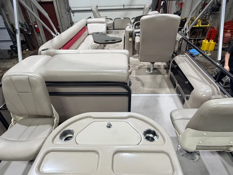 Slide: The Image of Premier 251 Cast-a-Way Fish & Cruise Pontoon & 115HP Mercury 4Stroke - $19,995 2007 - 8