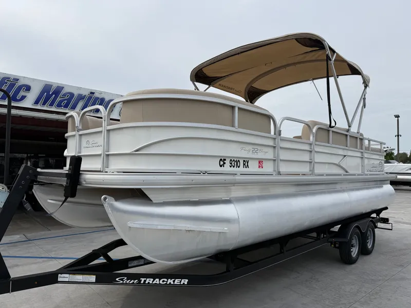 Slide: The Image of Sun Tracker Party Barge 22 DLX w/ 115HP Mercury! 2017 - 11