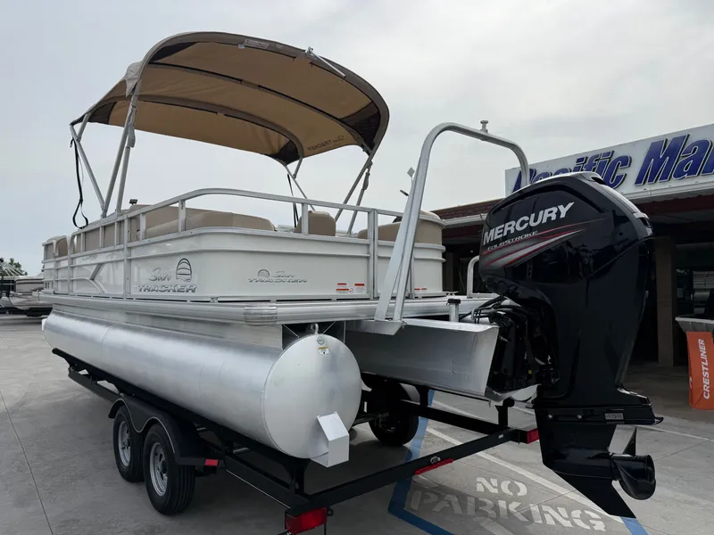 Slide: The Image of Sun Tracker Party Barge 22 DLX w/ 115HP Mercury! 2017 - 5