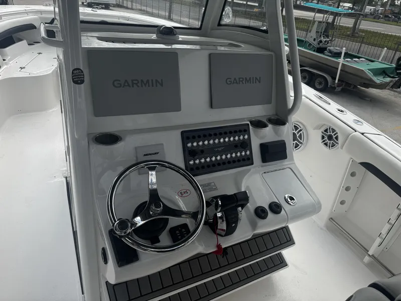 Slide: The Image of Tidewater 320 CC Adventure 2022 - 9