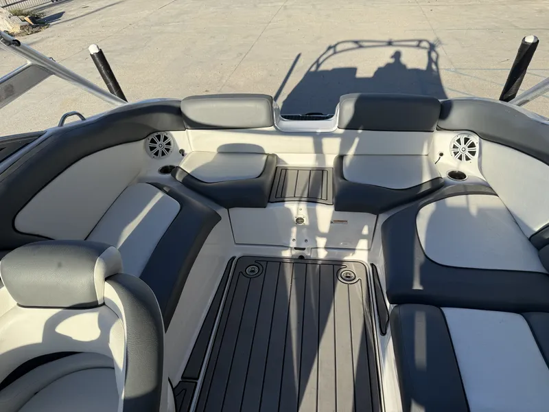 Slide: The Image of Yamaha Limited 242 2011 - 7