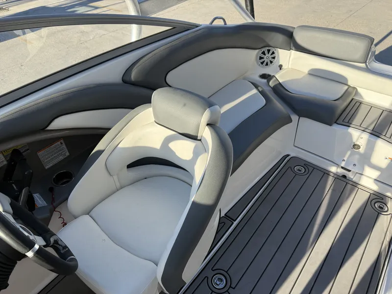 Slide: The Image of Yamaha Limited 242 2011 - 8