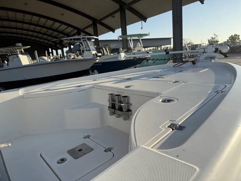 Slide: The Image of Triton 240 LTS 2006 - 12