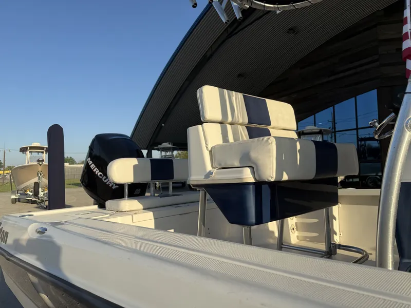 Slide: The Image of Triton 240 LTS 2006 - 14