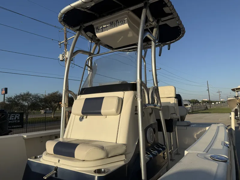 Slide: The Image of Triton 240 LTS 2006 - 15