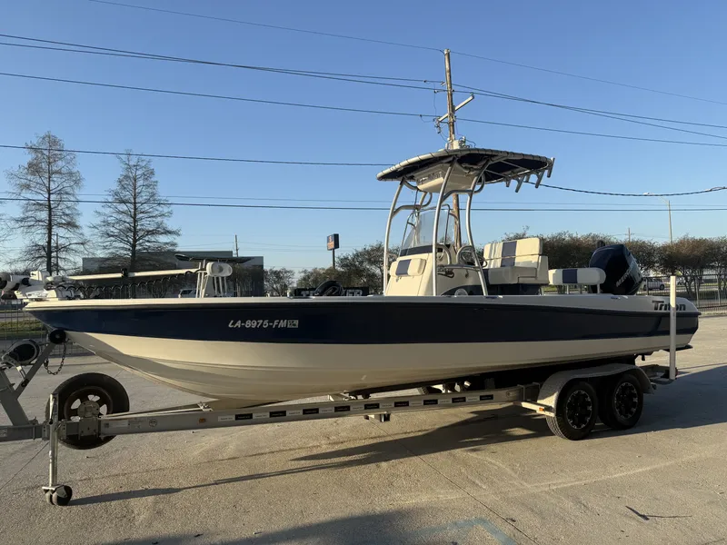 Slide: The Image of Triton 240 LTS 2006 - 4