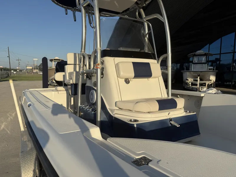 Slide: The Image of Triton 240 LTS 2006 - 7