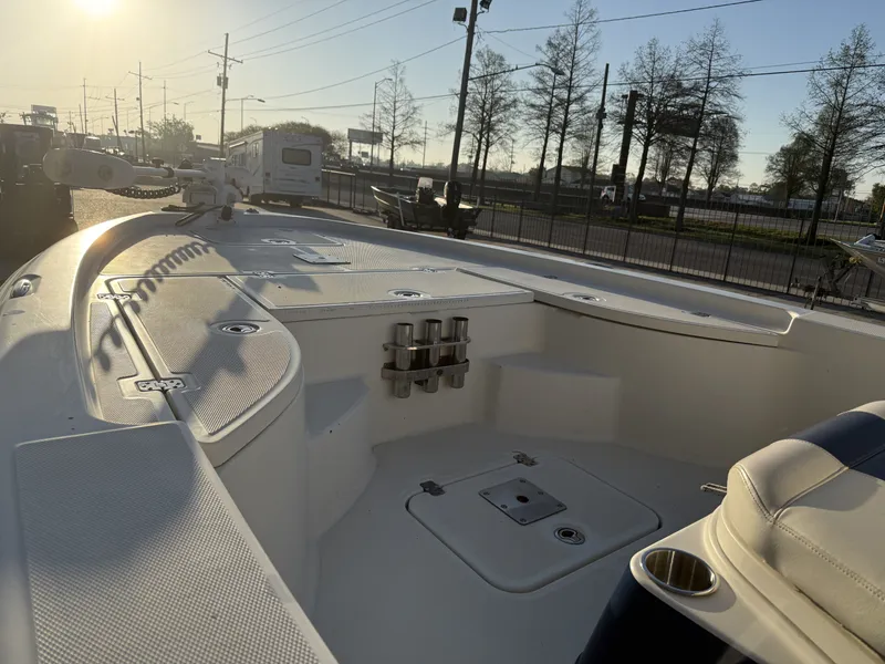 Slide: The Image of Triton 240 LTS 2006 - 8