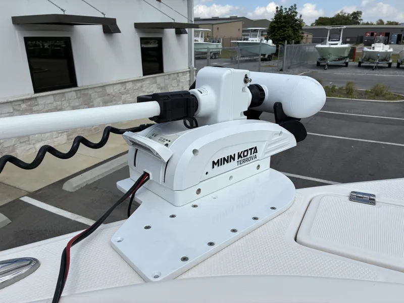 Slide: The Image of Robalo R222 2021 - 19