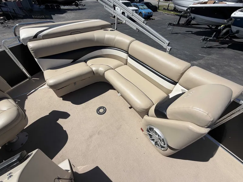 Slide: The Image of Interior of a 2013 Harris Cruiser 240 pontoon boat. - 10