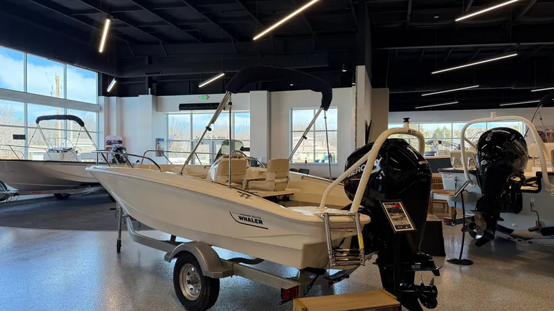 Slide: The Image of Boston Whaler 160 Super Sport 2026 in showroom. - 3