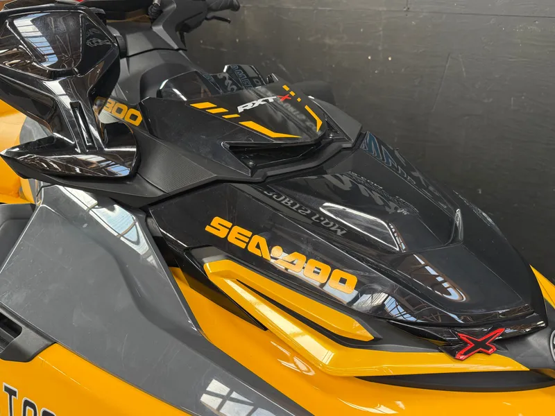 Slide: The Image of Sea-Doo RXT-X 300 IBR 2023 - 12