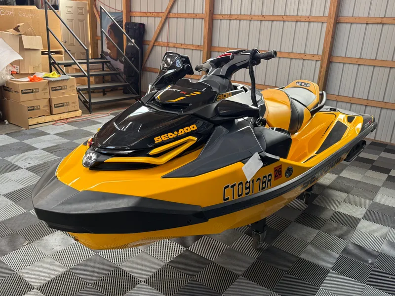 Slide: The Image of Sea-Doo RXT-X 300 IBR 2023 - 3