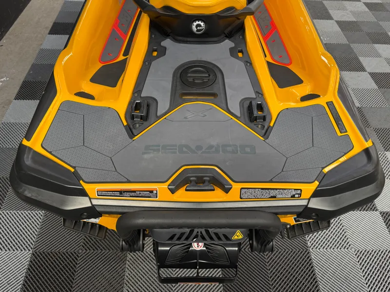 Slide: The Image of Sea-Doo RXT-X 300 IBR 2023 - 4