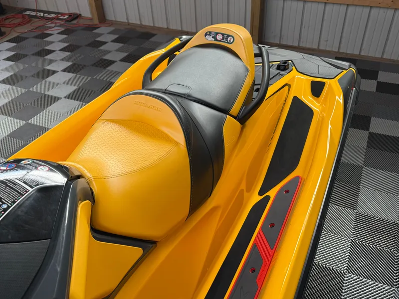 Slide: The Image of Sea-Doo RXT-X 300 IBR 2023 - 5