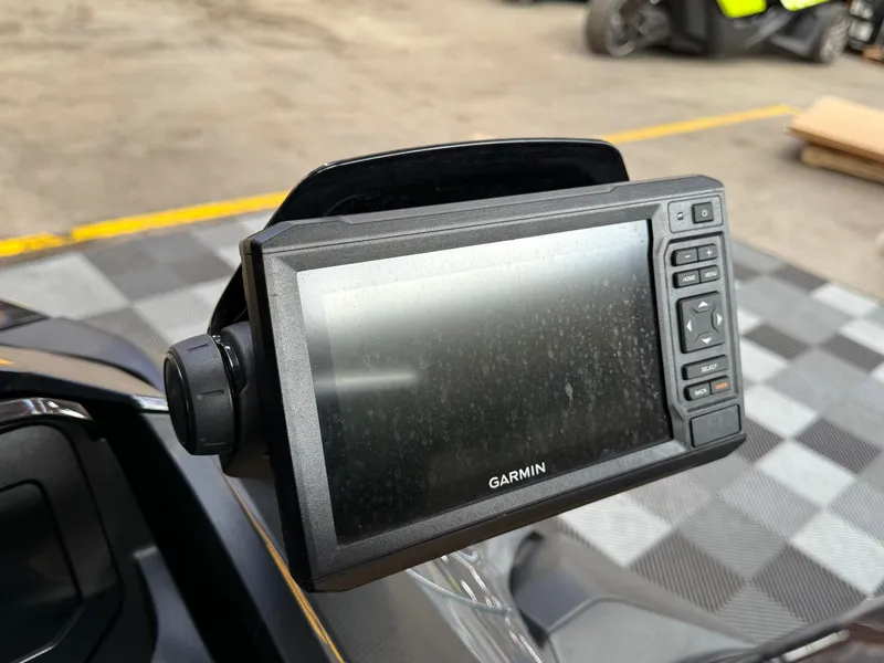 Slide: The Image of Sea-Doo RXT-X 300 IBR 2023 - 9