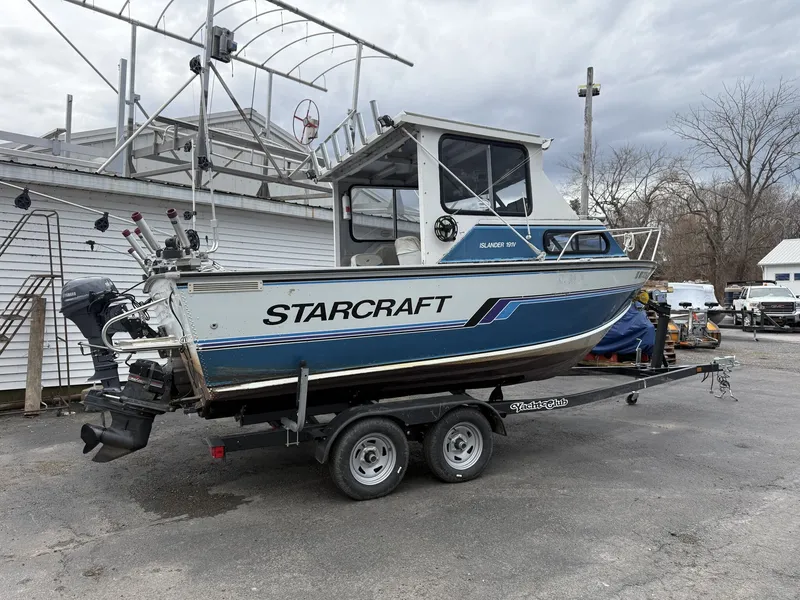 The Image of 1993 Starcraft Islander 191 boat on trailer, exterior view. - 1