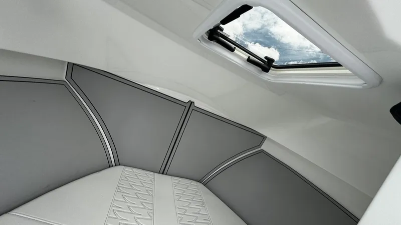 Slide: The Image of Parker Marine 247 Explorer TWIN 150S AND AIR COND. 2026 - 4