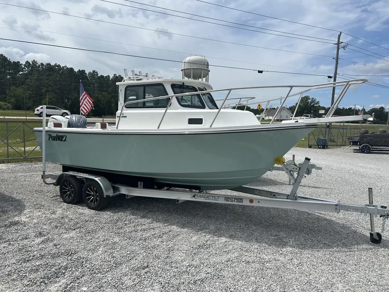 The Image of Parker Marine 217 Explorer WITH AC IN CABIN 2026 - 1