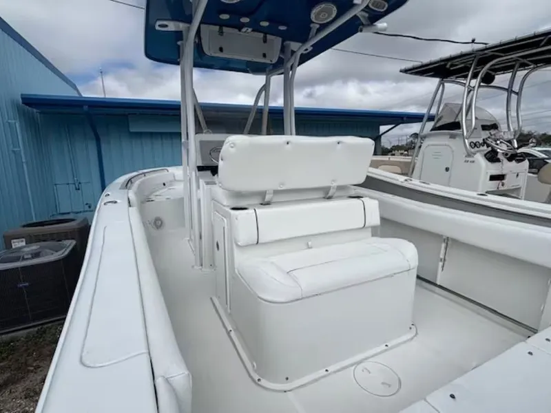 Slide: The Image of Interior view of a 2016 Sea Hunt 234 Ultra boat. - 5