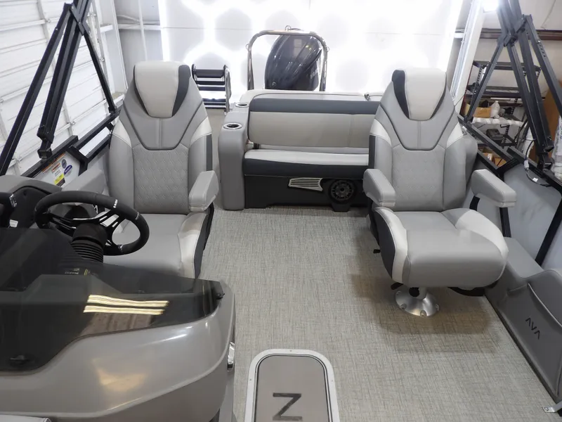 Slide: The Image of Avalon LSZ Versatile Rear Bench - 23' 2025 - 18