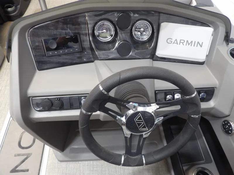 Slide: The Image of Avalon LSZ Versatile Rear Bench - 23' 2025 - 19