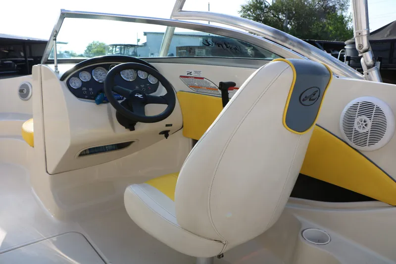 Slide: The Image of Sea Ray 185 Sport 2006 - 21