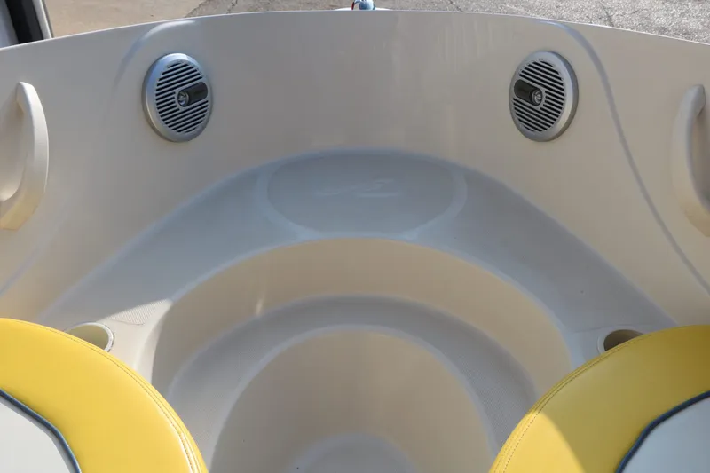 Slide: The Image of Sea Ray 185 Sport 2006 - 24