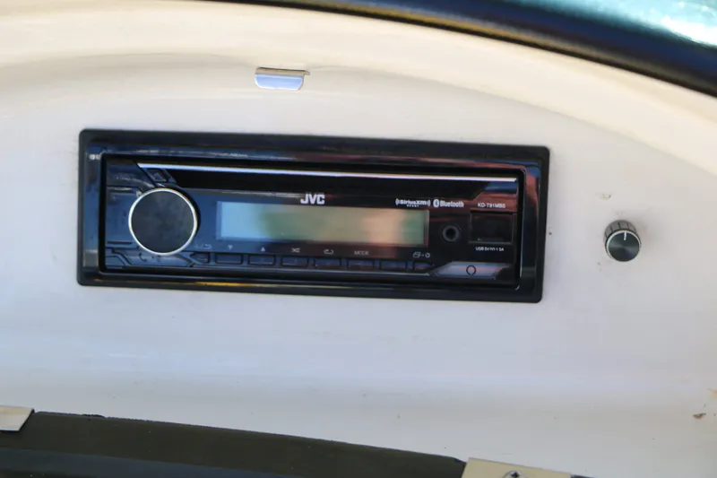 Slide: The Image of Sea Ray 185 Sport 2006 - 30