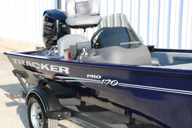 Slide: The Image of 2019 Tracker Pro 170 boat with Mercury engine, side view. - 14