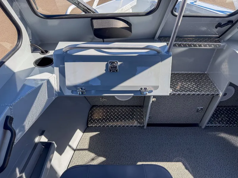 Slide: The Image of Hewescraft 210 Sea Runner ET 2026 - 10