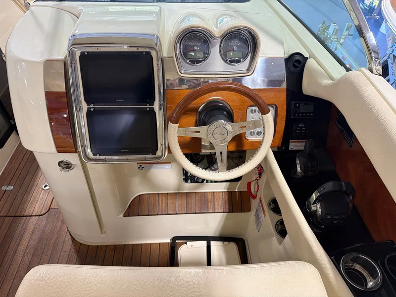 Slide: The Image of Chris-Craft Launch 35 GT 2020 - 17