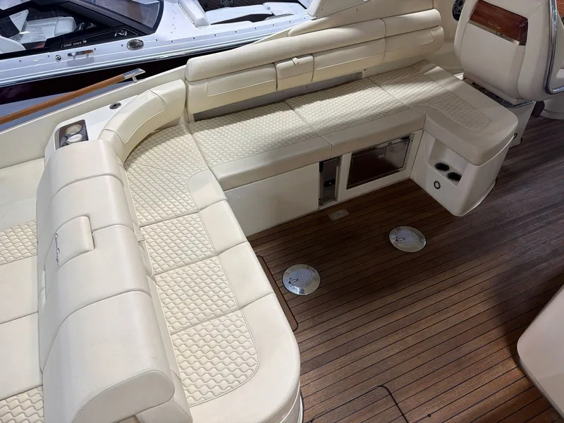Slide: The Image of Chris-Craft Launch 35 GT 2020 - 7