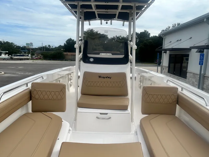 Slide: The Image of Bayliner Trophy 22CC 2026 - 12